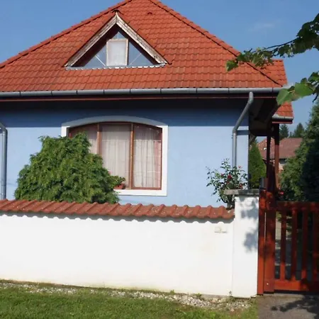 In Balatonbereny/balaton 18043 Apartment