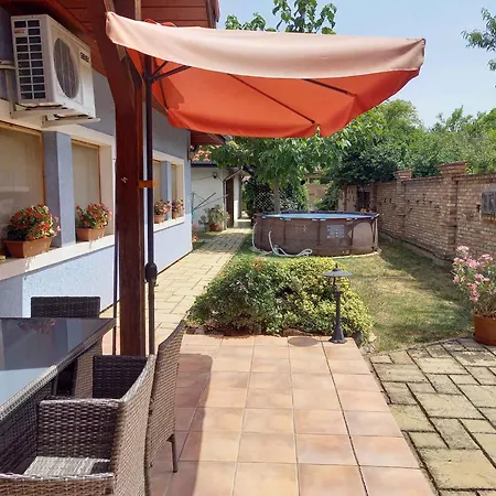 In - Balaton 18043 Apartman *