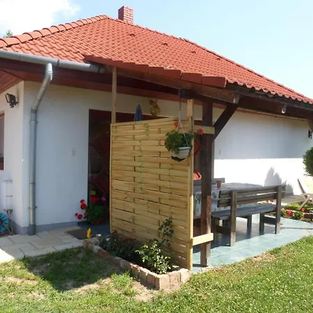 In Balatonbereny/balaton 18043 Apartment Balatonbereny
