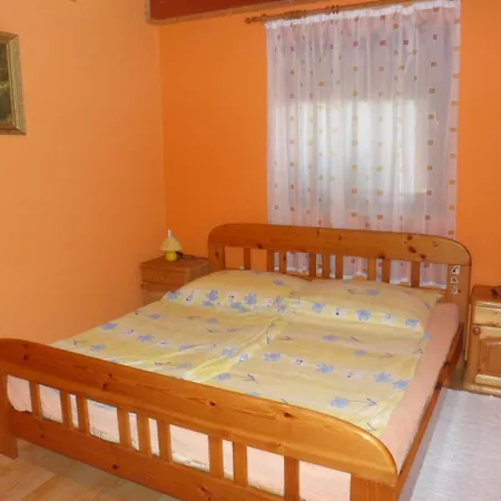 In Balatonbereny/balaton 18043 Apartment