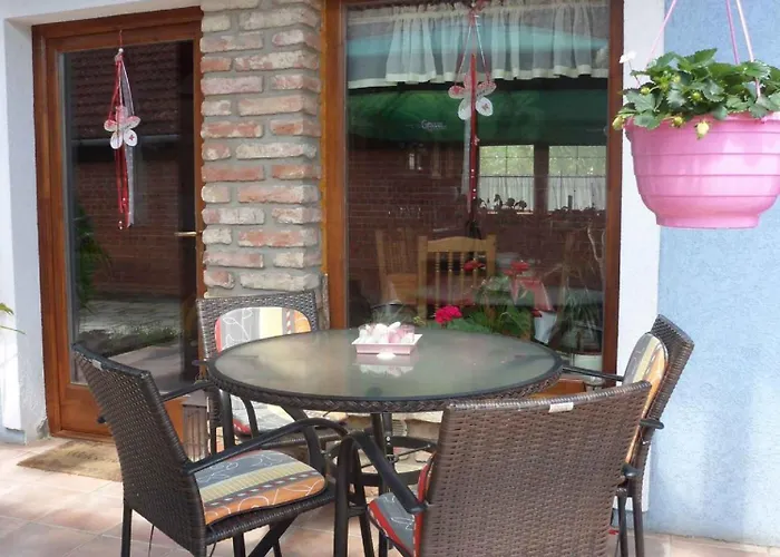 In - Balaton 18043 Apartman *